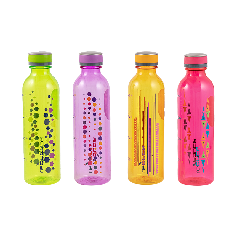 Las botellas de agua deportivas de plástico son una solución conveniente y práctica